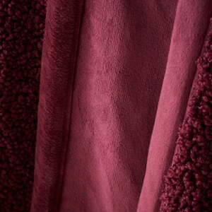 Červená mikroplyšová deka 130x170 cm Velvet Boucle – Catherine Lansfield